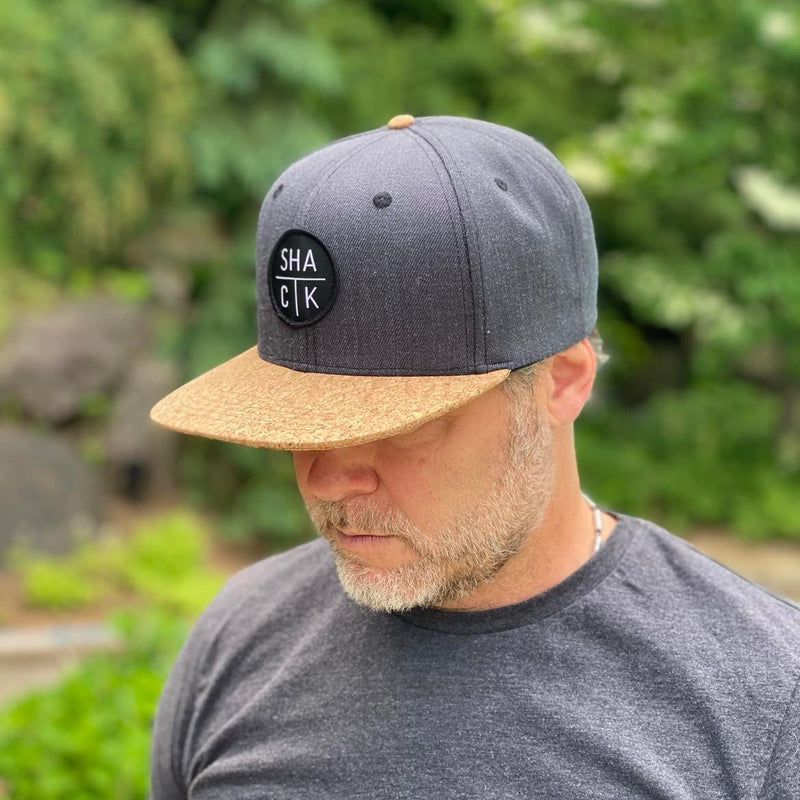 Chargez l&#39;image dans la visionneuse de la galerie, Casquette Shack avec visière de liège
