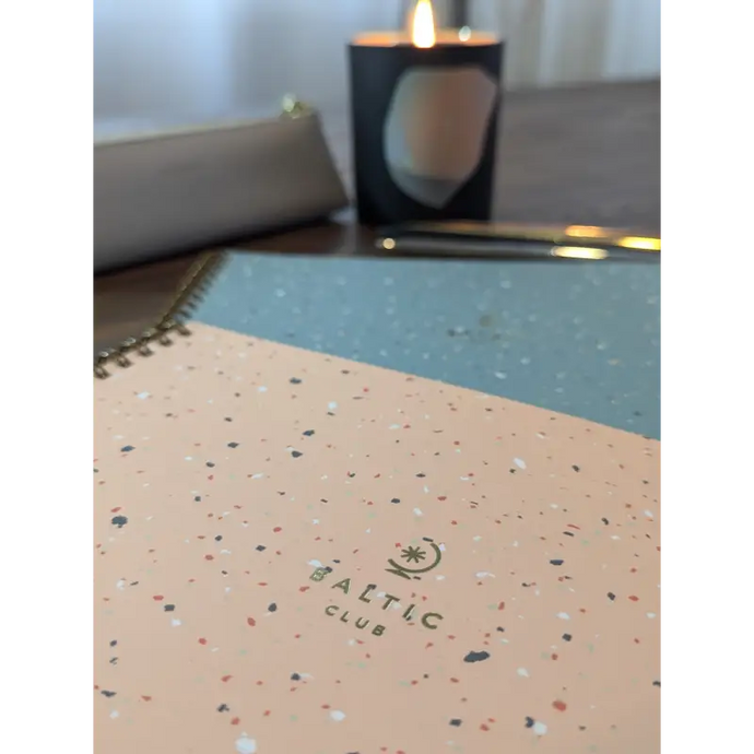 Grand Carnet à Spirales 8,5’’ x 11’’ Terrazzo Pêche - 60% de réduction - Baltic Club - Papeterie