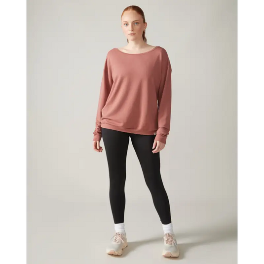 Women wearing the Flashdance Pullover by Rose Boreal - Dahlia / Femme qui porte le Chandail Flashdance de Rose Boreal - Dahlia