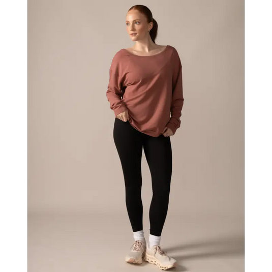 Women wearing the Flashdance Pullover by Rose Boreal - Dahlia. / Femme qui porte le Chandail Flashdance de Rose Boreal - Dahlia.