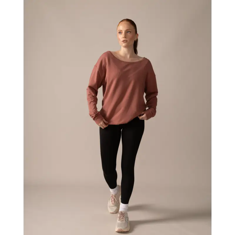 Load image into Gallery viewer, Women wearing the Flashdance Pullover by Rose Boreal - Dahlia. / Femme qui porte le Chandail Flashdance de Rose Boreal - Dahlia.
