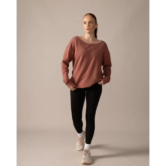 Women wearing the Flashdance Pullover by Rose Boreal - Dahlia. / Femme qui porte le Chandail Flashdance de Rose Boreal - Dahlia.